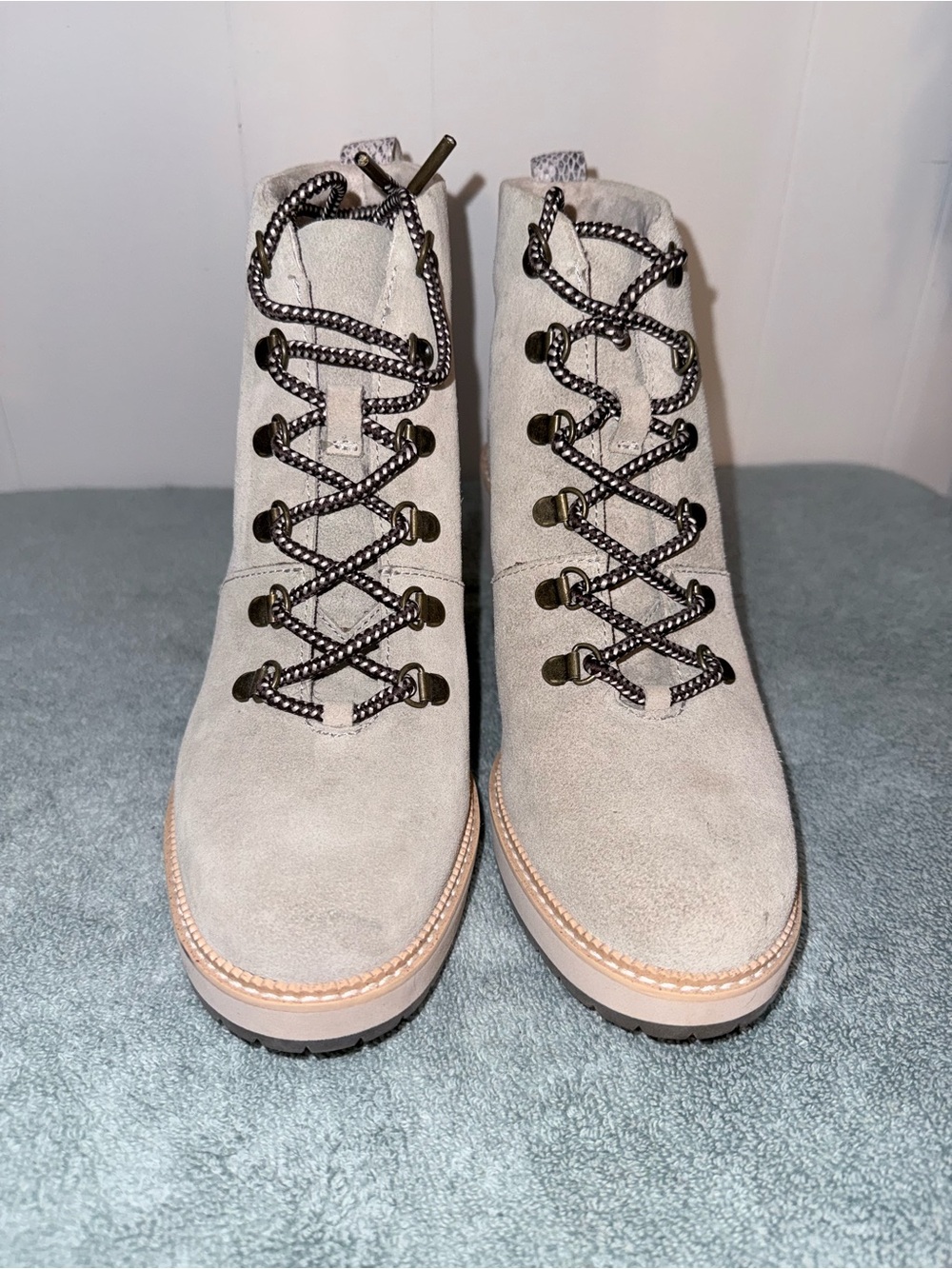 TOMS Melrose Suede Wedge Hiker Boots Taupe Size 10